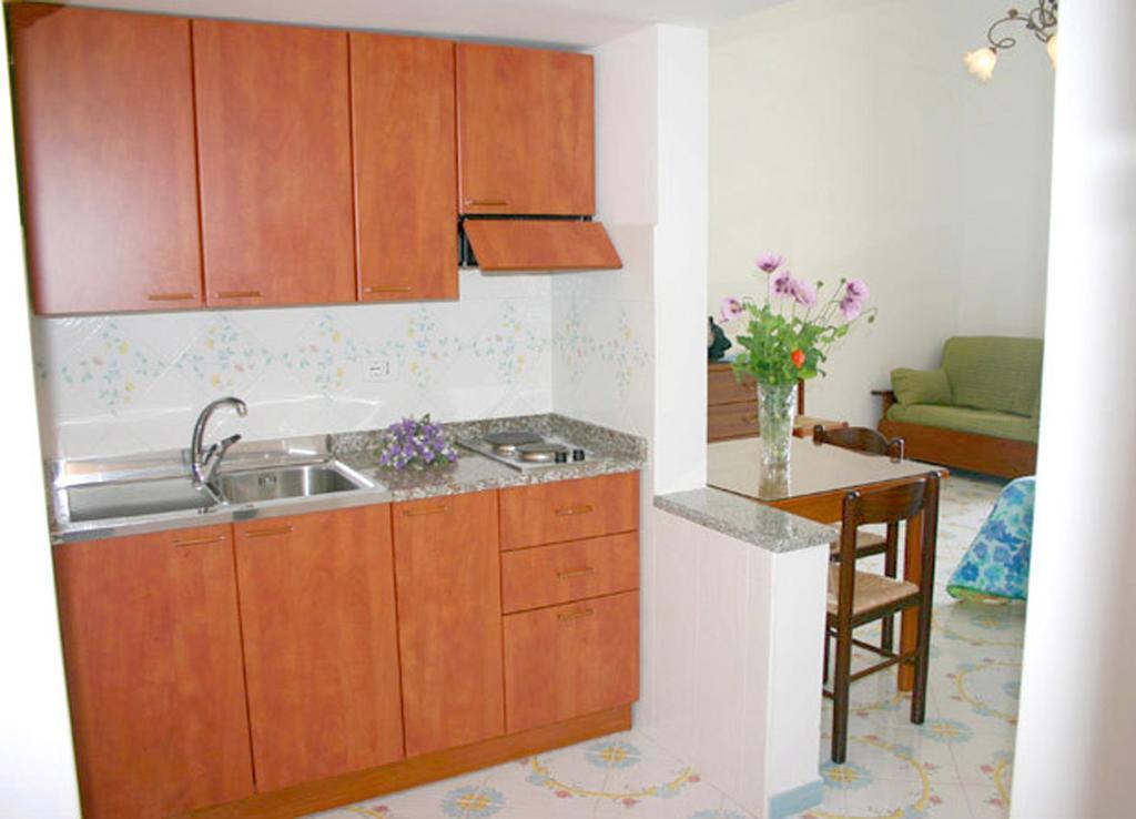 Ludovica Apartment Type B Positano Chambre photo