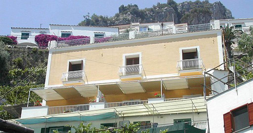 Ludovica Apartment Type B Positano Chambre photo